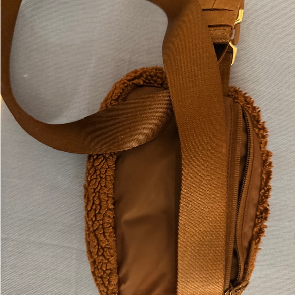 Lululemon Everywhere Fleece Belt Bag 1L – Brown / Earth - Picture 9 of 11